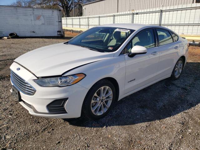 3FA6P0LU6KR144987 - 2019 FORD FUSION SE WHITE photo 1