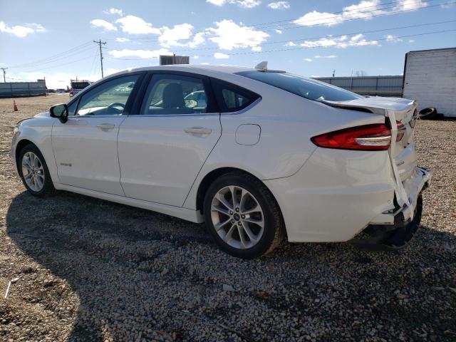 3FA6P0LU6KR144987 - 2019 FORD FUSION SE WHITE photo 2