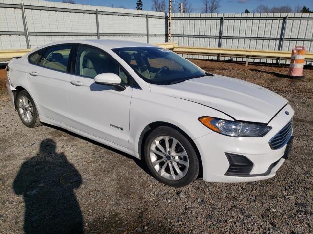 3FA6P0LU6KR144987 - 2019 FORD FUSION SE WHITE photo 4