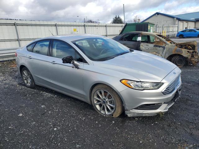 3FA6P0HD0HR282641 - 2017 FORD FUSION SE SILVER photo 4