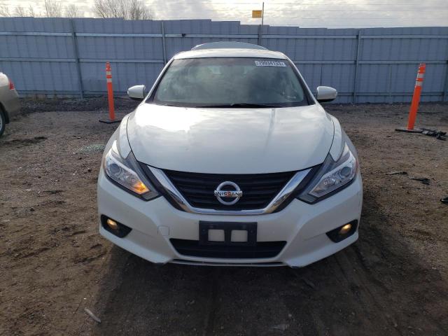 1N4AL3AP6HC132463 - 2017 NISSAN ALTIMA 2.5 WHITE photo 5