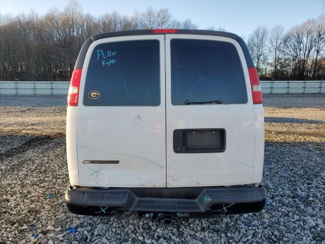 1GCWGBFF5H1132156 - 2017 CHEVROLET EXPRESS G2 WHITE photo 6