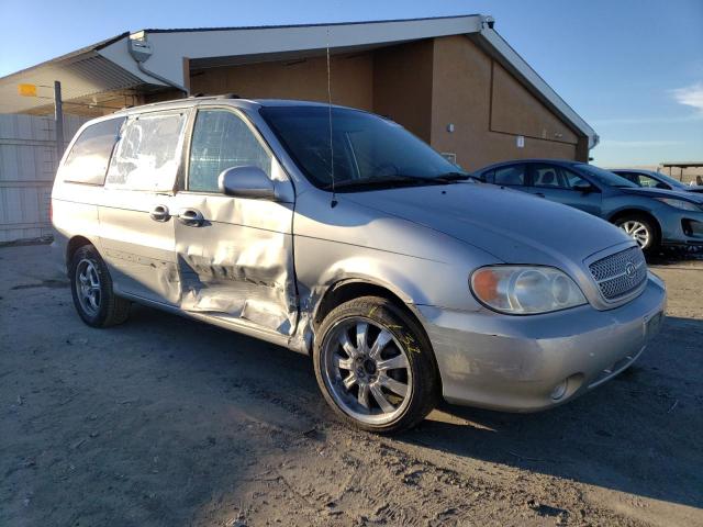 KNDUP131646514560 - 2004 KIA SEDONA EX SILVER photo 4