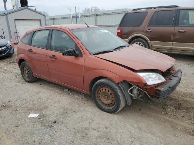 3FAFP37N25R154828 - 2005 FORD FOCUS ZX5 ORANGE photo 4