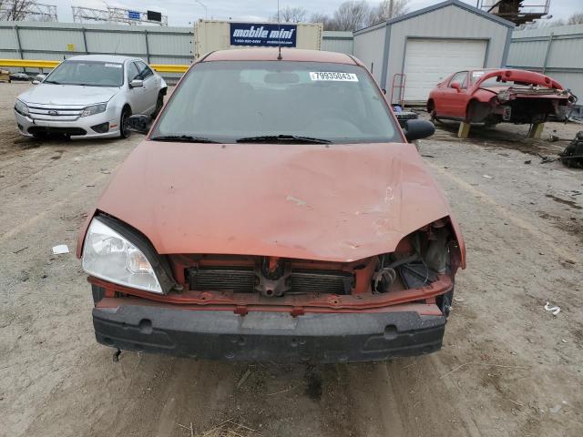 3FAFP37N25R154828 - 2005 FORD FOCUS ZX5 ORANGE photo 5