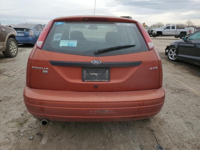 3FAFP37N25R154828 - 2005 FORD FOCUS ZX5 ORANGE photo 6