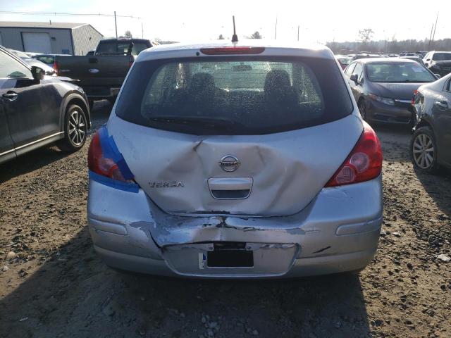 3N1BC13E49L381612 - 2009 NISSAN VERSA S GRAY photo 6