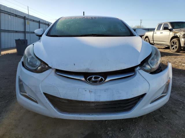 5NPDH4AE7GH744526 - 2016 HYUNDAI ELANTRA SE WHITE photo 5