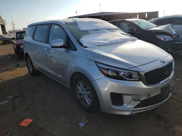 KNDMB5C12H6241967 - 2017 KIA SEDONA LX SILVER photo 4