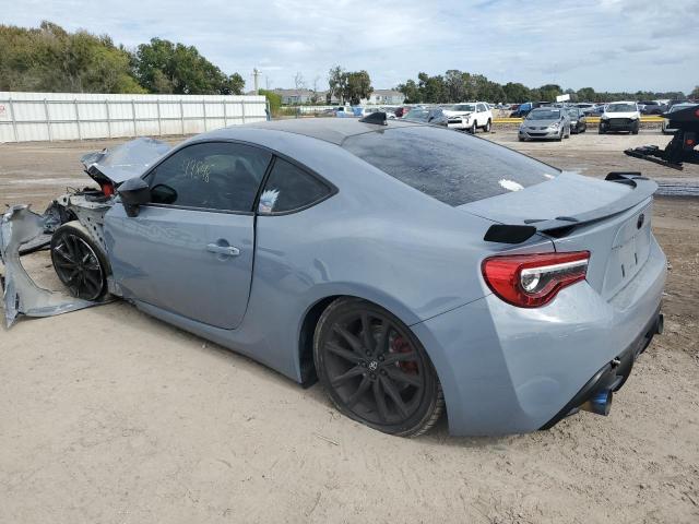 JF1ZNAE16J8700520 - 2018 TOYOTA 86 GT GRAY photo 2