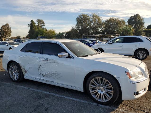 2C3CCAET3DH708021 - 2013 CHRYSLER 300C WHITE photo 4