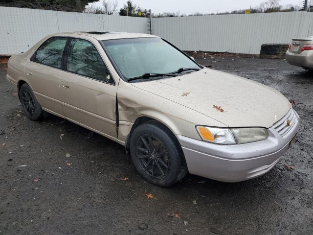 JT2BG22K3W0125493 - 1998 TOYOTA CAMRY CE GOLD photo 4