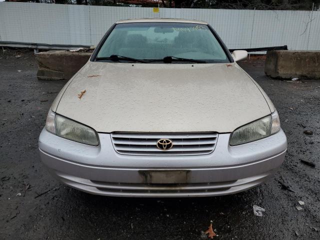 JT2BG22K3W0125493 - 1998 TOYOTA CAMRY CE GOLD photo 5