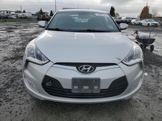 KMHTC6AD8GU286929 - 2016 HYUNDAI VELOSTER SILVER photo 5