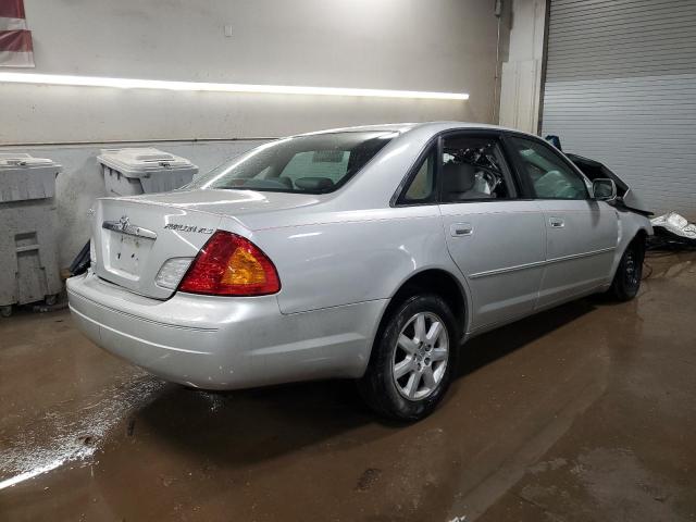 4T1BF28B52U266761 - 2002 TOYOTA AVALON XL SILVER photo 3