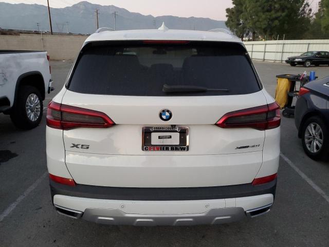 5UXCR6C57KLL05900 - 2019 BMW X5 XDRIVE40I WHITE photo 6