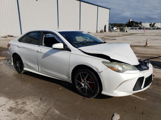 4T1BF1FK1GU153684 - 2016 TOYOTA CAMRY LE WHITE photo 4