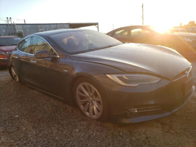 5YJSA1E29JF294586 - 2018 TESLA MODEL S ნაცრისფერი ფოტო 4