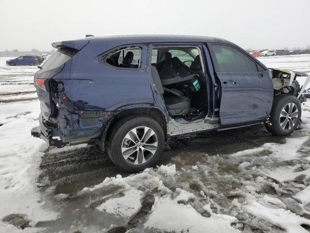 5TDGZRBH1NS575935 - 2022 TOYOTA HIGHLANDER XLE BLUE photo 3