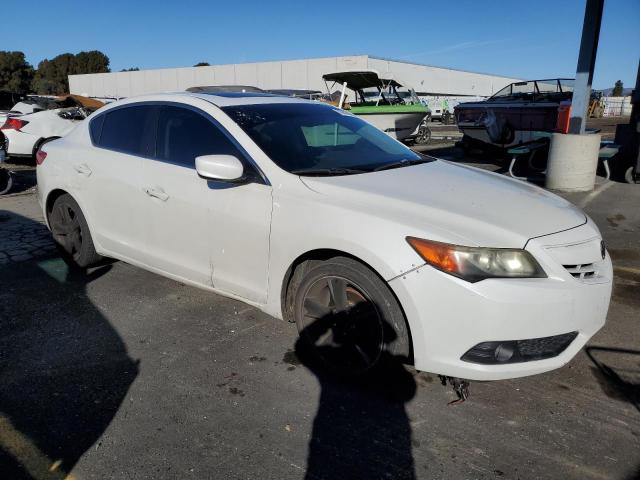 19VDE1F59DE017378 - 2013 ACURA ILX 20 PREMIUM WHITE photo 4