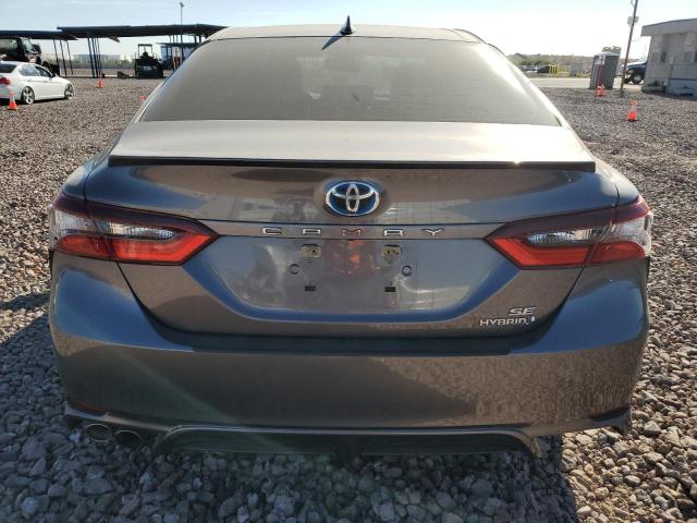 4T1S31AK5MU568440 - 2021 TOYOTA CAMRY SE GRAY photo 6