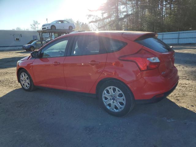 1FAHP3K26CL113734 - 2012 FORD FOCUS SE RED photo 2