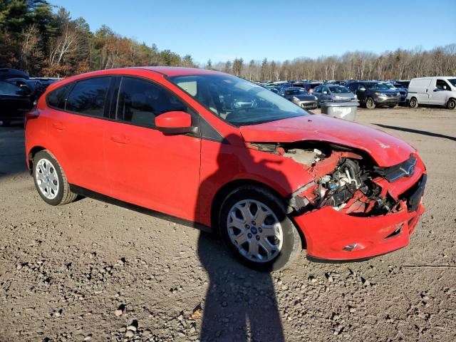 1FAHP3K26CL113734 - 2012 FORD FOCUS SE RED photo 4