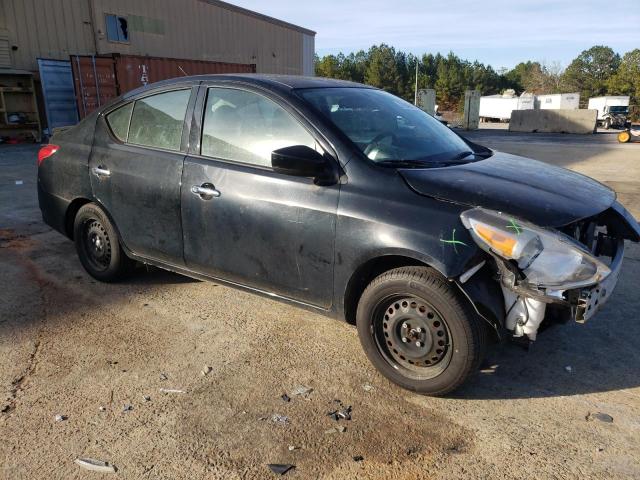 3N1CN7AP0HL882713 - 2017 NISSAN VERSA S BLACK photo 4