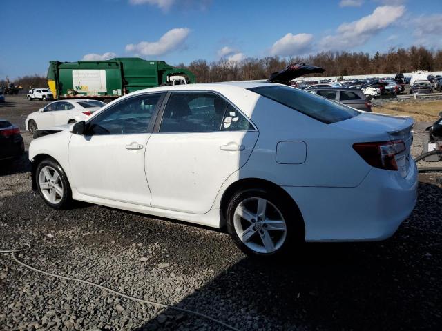 4T1BF1FK8CU504343 - 2012 TOYOTA CAMRY BASE WHITE photo 2