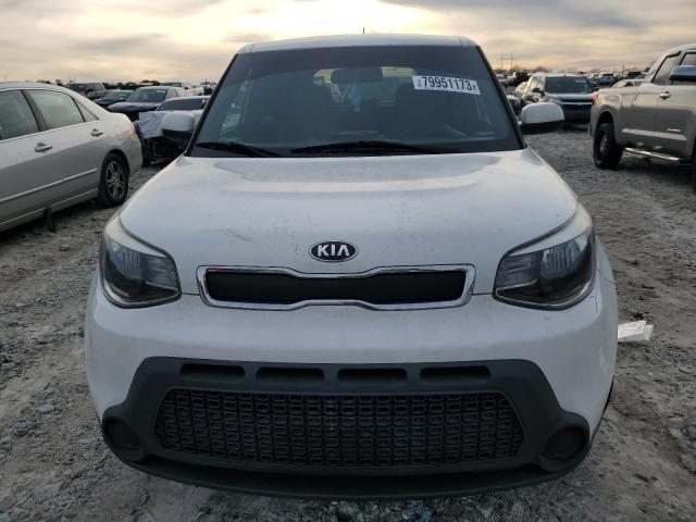 KNDJN2A28G7305569 - 2016 KIA SOUL WHITE photo 5