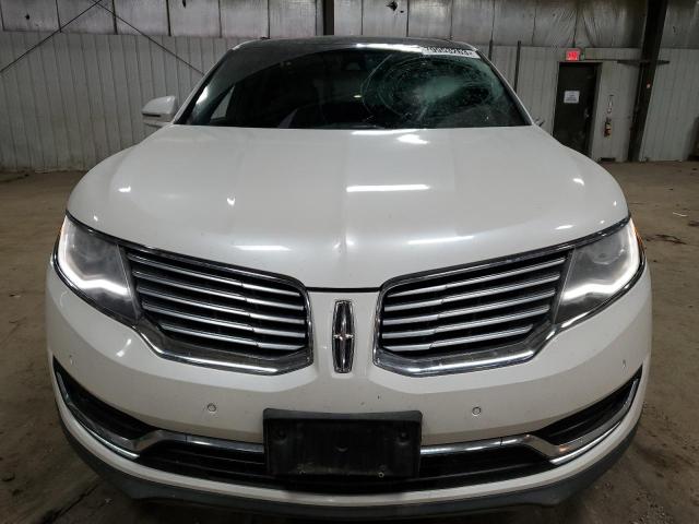 2LMTJ8LR2GBL23221 - 2016 LINCOLN MKX RESERVE WHITE photo 5