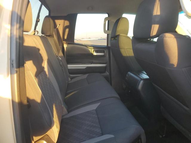 5TFUW5F13HX592493 - 2017 TOYOTA TUNDRA DOUBLE CAB SR CREAM photo 10