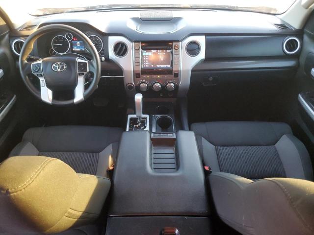 5TFUW5F13HX592493 - 2017 TOYOTA TUNDRA DOUBLE CAB SR CREAM photo 8