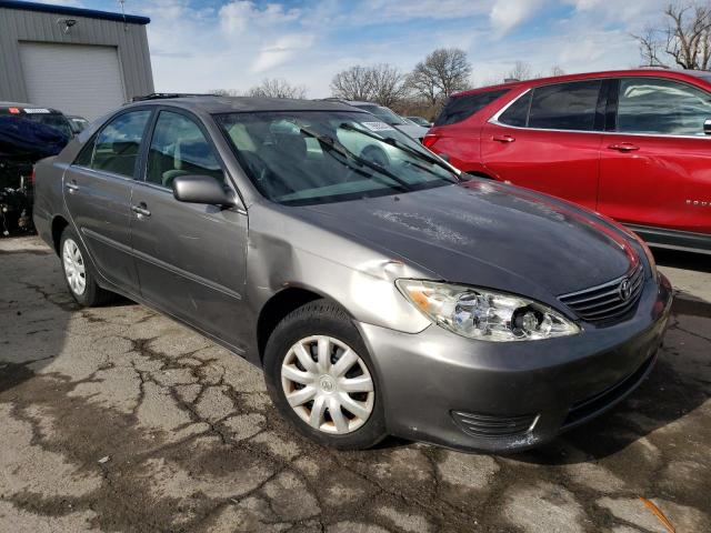4T1BE32K25U623299 - 2005 TOYOTA CAMRY LE GRAY photo 4