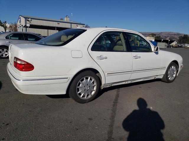 WDBJF65J91B350979 - 2001 MERCEDES-BENZ E 320 WHITE photo 3