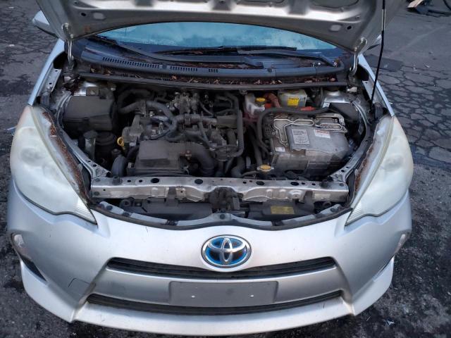 JTDKDTB30C1503581 - 2012 TOYOTA PRIUS C SILVER photo 11