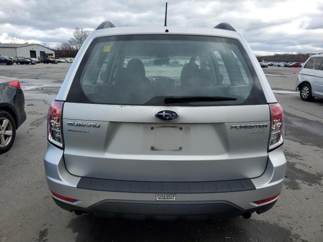 JF2SH6BC4AH806469 - 2010 SUBARU FORESTER XS Argent photo 6