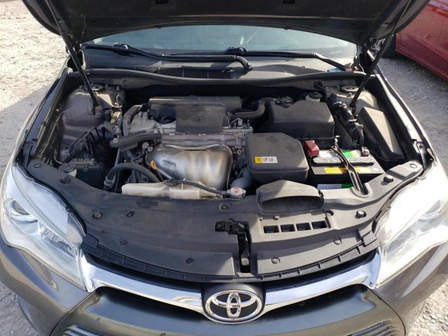 4T1BF1FK6HU764442 - 2017 TOYOTA CAMRY LE GRAY photo 11