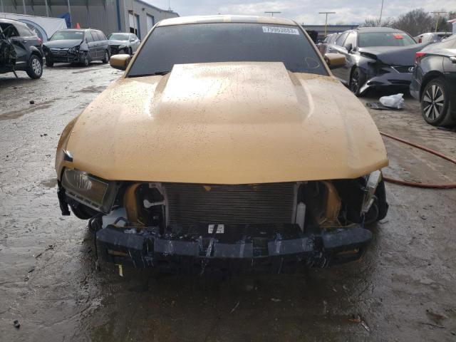 1ZVBP8AN0A5148793 - 2010 FORD MUSTANG GOLD photo 5