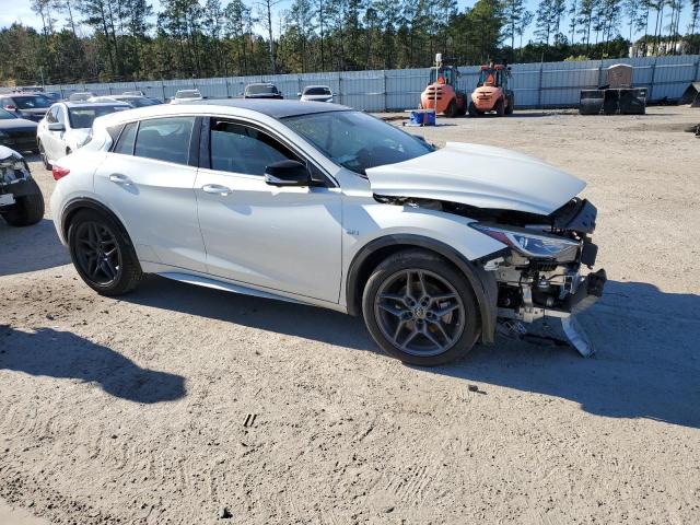 SJKCH5CP4HA015762 - 2017 INFINITI QX30 BASE WHITE photo 4