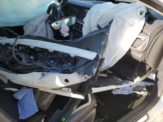 SJKCH5CP4HA015762 - 2017 INFINITI QX30 BASE WHITE photo 8