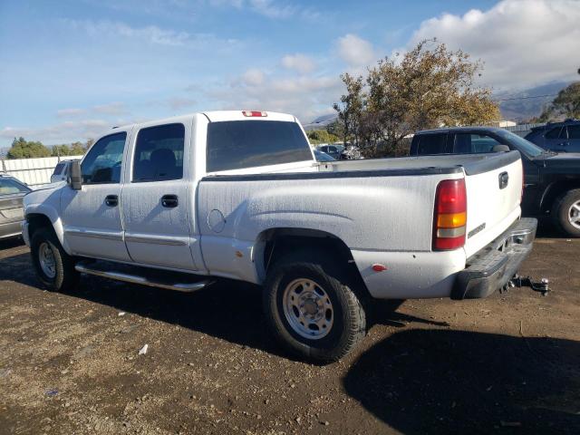 1GTGC13U63F191516 - 2003 GMC SIERRA C1500 HEAVY DUTY WHITE photo 2