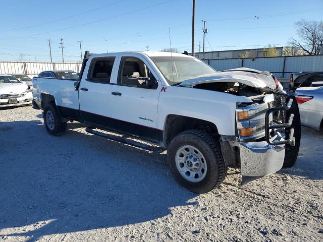 1GC4KVCG9KF138668 - 2019 CHEVROLET SILVERADO K3500 WHITE photo 4