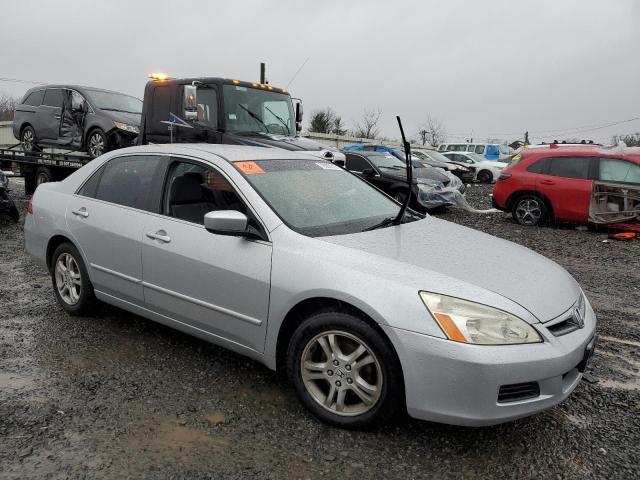 JHMCM56327C011217 - 2007 HONDA ACCORD SE SILVER photo 4