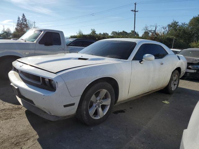 2B3CJ4DV5AH291780 - 2010 DODGE CHALLENGER SE WHITE photo 1