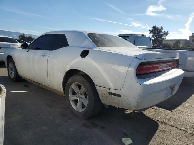 2B3CJ4DV5AH291780 - 2010 DODGE CHALLENGER SE WHITE photo 2