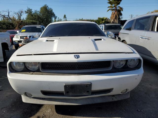 2B3CJ4DV5AH291780 - 2010 DODGE CHALLENGER SE WHITE photo 5