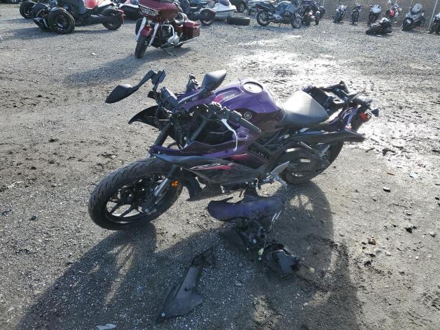 MH3RH18YXPK009899 - 2023 YAMAHA YZFR3 A PURPLE photo 2