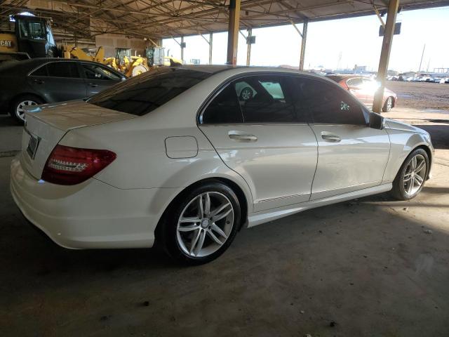 WDDGF4HB4EA967308 - 2014 MERCEDES-BENZ C 250 WHITE photo 3