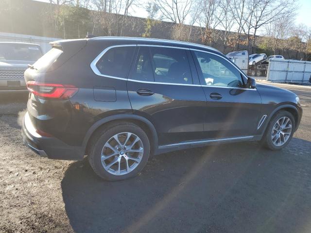 5UXCR6C5XKLK85822 - 2019 BMW X5 XDRIVE40I BLACK photo 3